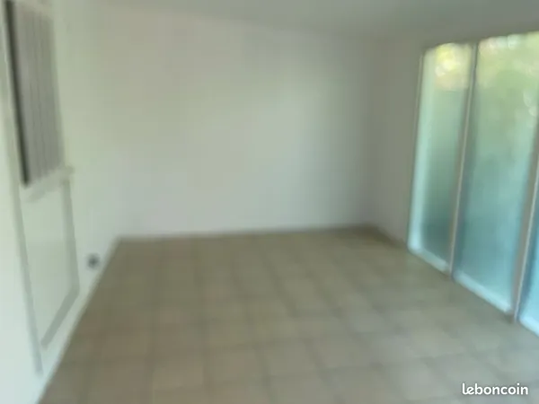 Appartement Location L'Étang-Salé 1p 80m² 685€