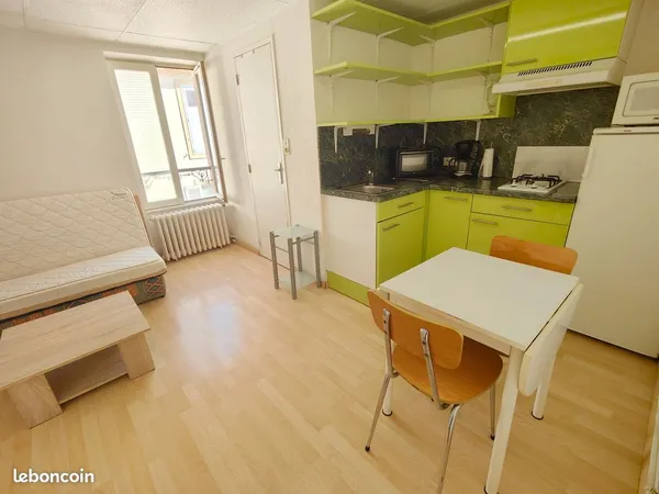 Studio meublé charges comprises (élec, eau, WIFI...)