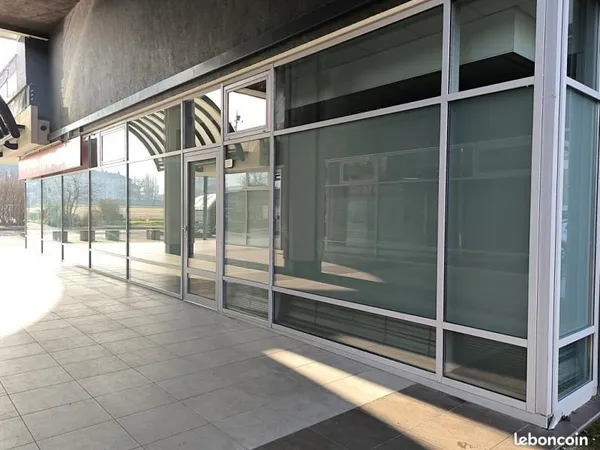 Commerce santé 59 m²
