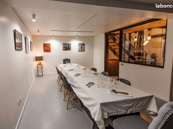 Salle de réunion 22 m² - Marseille Le Panier - séminaire / workshop / dîner pro