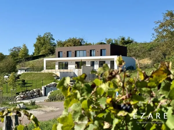 Maison 7 pièces 302 m²