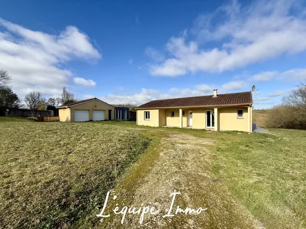 Maison T4 de 2003 avec double garage sur 5600m2 de terrain