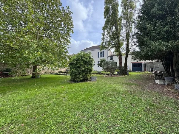 Maison 8 pièces 198 m²