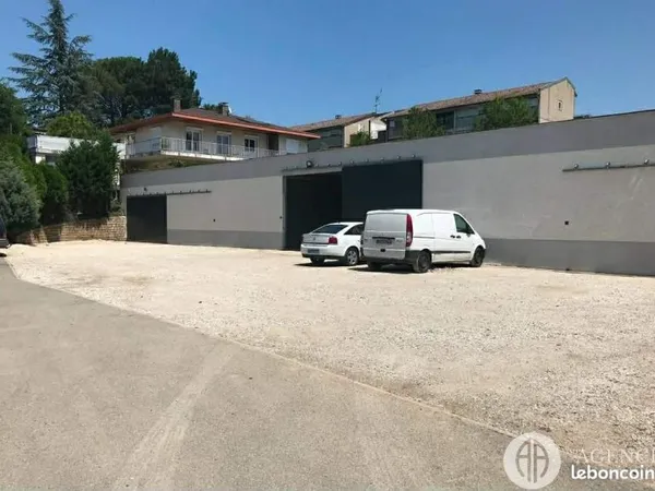 Local 70 m² Vienne