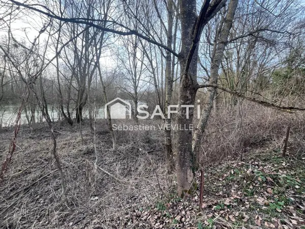 Terrain en bordure de MARNE