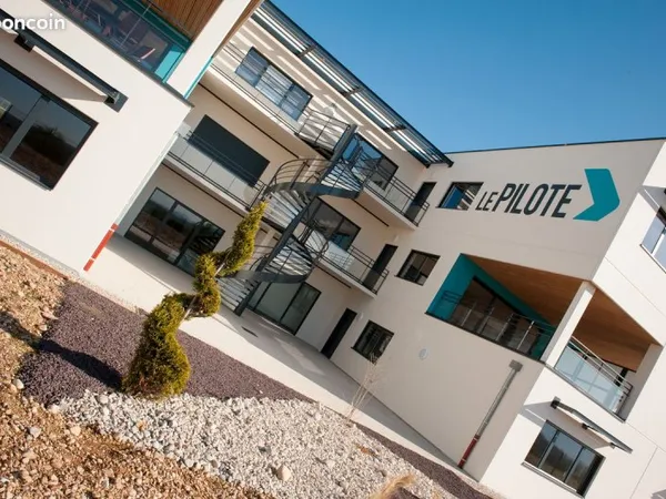 Location bureaux individuels de 9 m2 / 13 m2/ 18 m2 avec espaces partagés - prix en fonction de la t