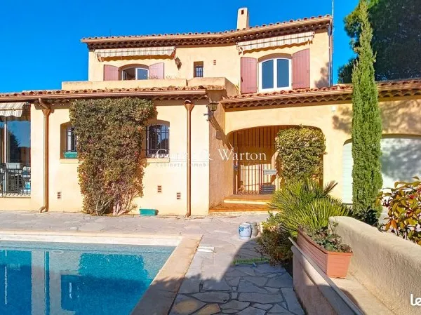 Villa 4 pièces 140 m²