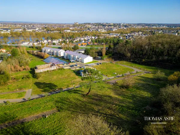 Terrain 758 m²