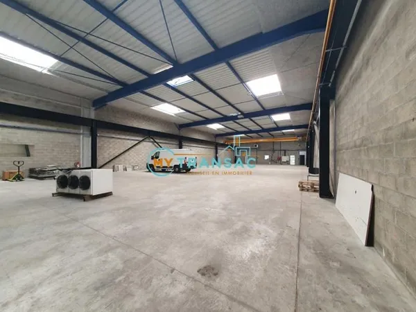 A LOUER sur ALFORVILLE - Local d'activité Neuf de 1095m² avec accès Poids Lourds