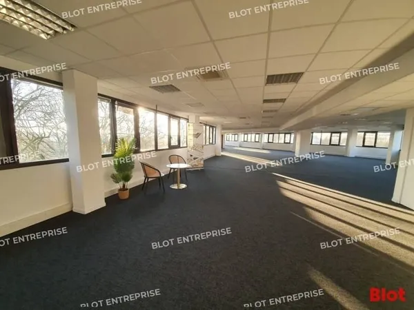 Bureaux 473 m²