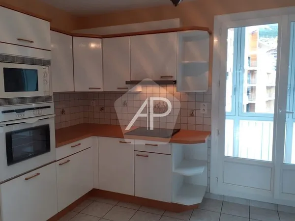 APPARTEMENT T3 CENTRE VILLE