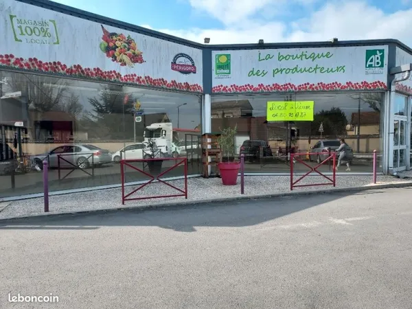 À louer - Local commercial 300 m² - Emplacement stratégique
