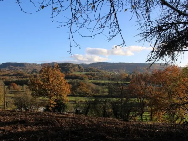 TERRAIN CONSTRUCTIBLE DE 1998 M2