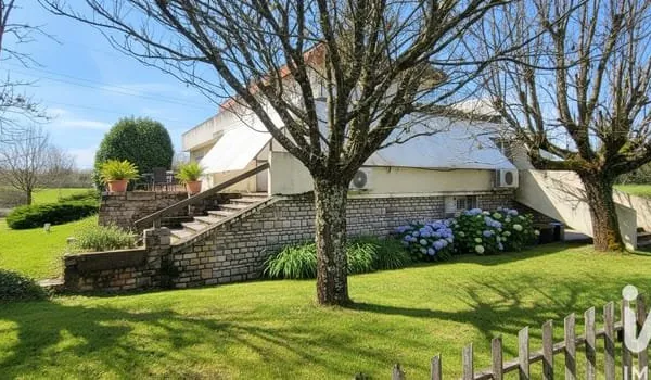 Maison avec appartements 2 pièces 362 m²