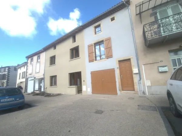 Maison de bourg à rénover Chauriat 139 m2