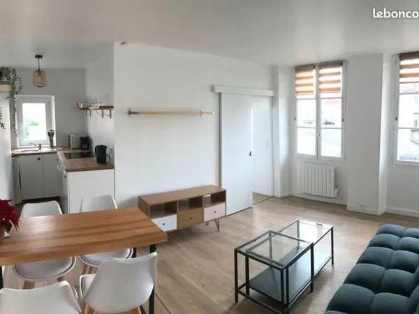 A louer F2 MEUBLE VERSAILLES st louis