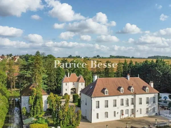 Château 15 pièces 1400 m²