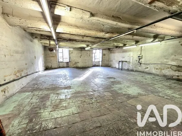 Immeuble commercial 2 pièces 99 m²