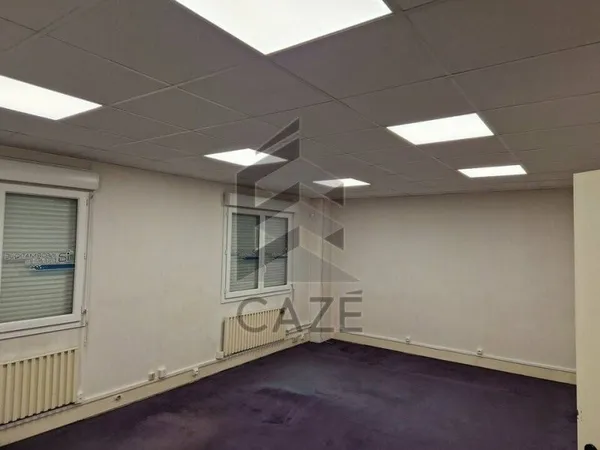 Bureau 207 m²