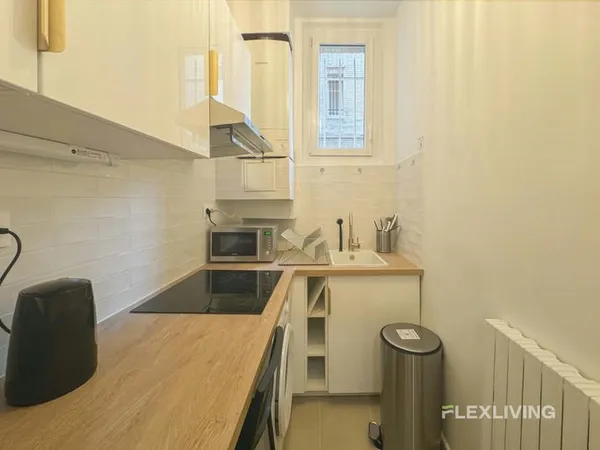 Loue T5 - 71m² - Paris