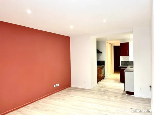 T2 de 40 m2 entièrement rénové, meublé et équipé - Location longue durée