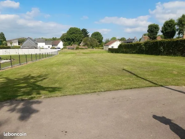 TERRAIN 1165 m2 Constructible