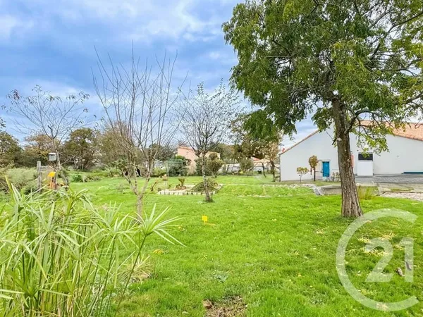 Terrain 682 m²