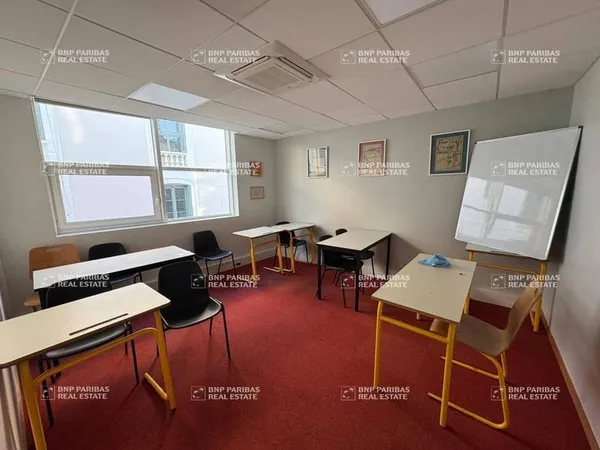 Bureau 394 m²