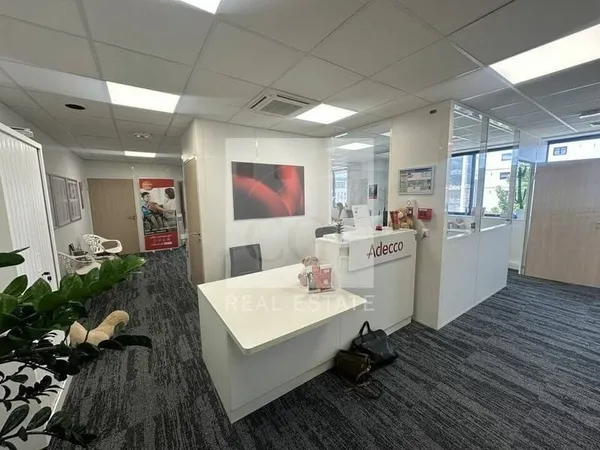 Bureaux 128 m²