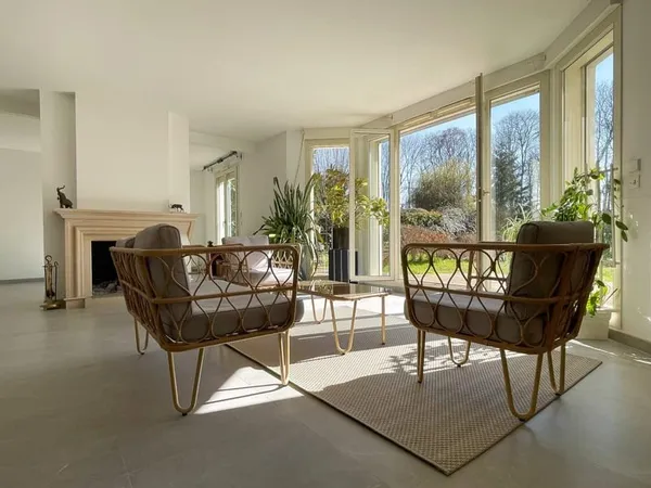 ENVIRONNEMENT PRIVILEGIE A 5 MINUTES DU GOLF POUR CETTE MAISON D