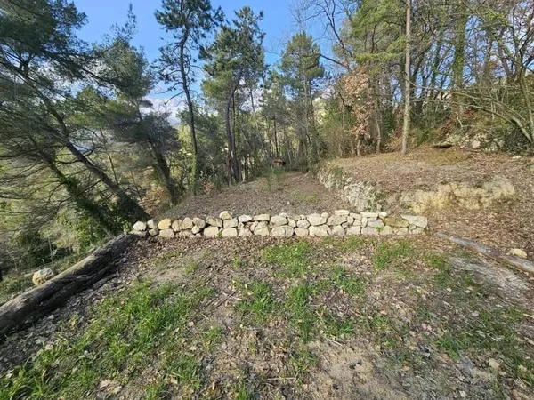 Terrain constructible 2946 m²