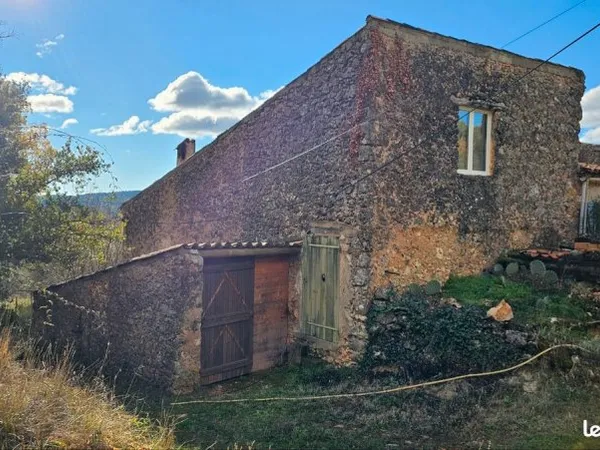 Maison en pierre à rénover