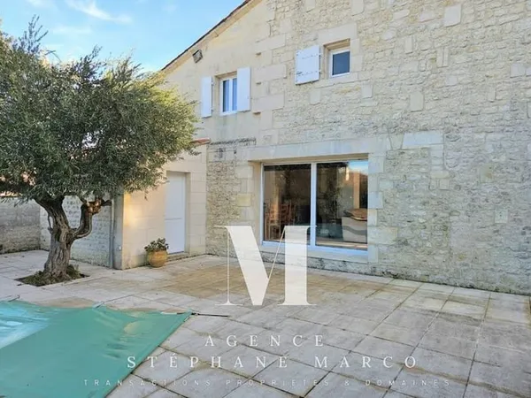 Maison 8 pièces 223 m²
