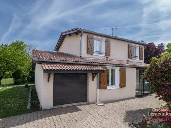 Villa 5 pièces Centre bourg Garage et grand jardin