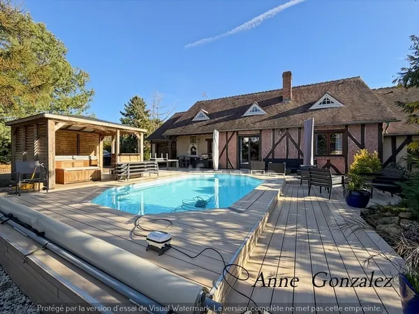 OLIVET, à dix minutes d'Orléans, dans un quartiet calme et privilégié, à vendre grande Maison de Car
