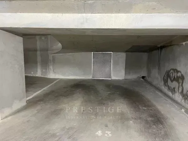 Juan-les-Pins parking 19m² en sous sol à vendre