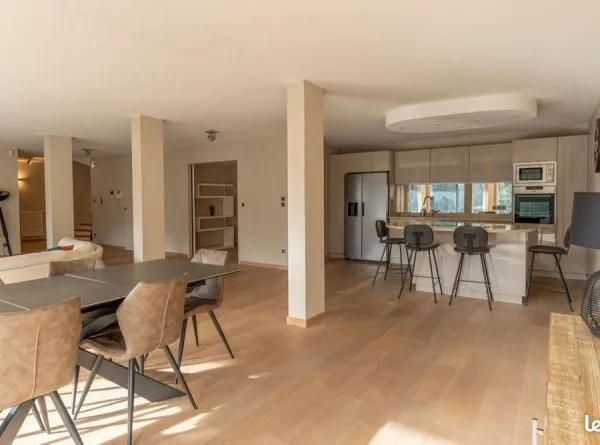 Appartement 4 pièces 220 m²
