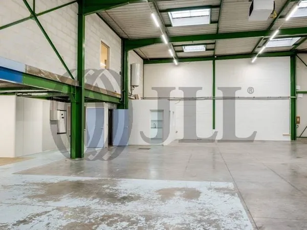 Local d'activité 1587 m²