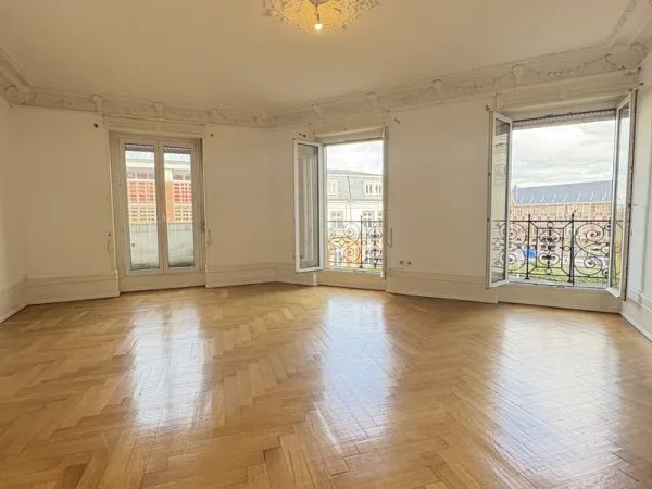 Appartement d'exception de 246 m2 - Vue dégagée sur le quai