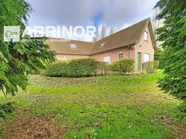 Villa d'architecte de semi plain pied 164 m2 habitables sur 5000 m2 de terrain