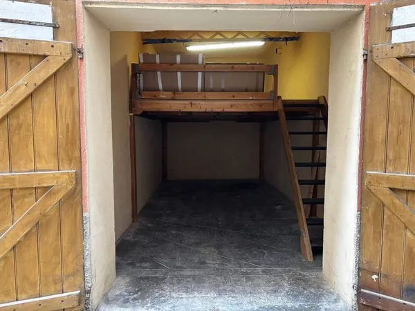 Parking 12 m²