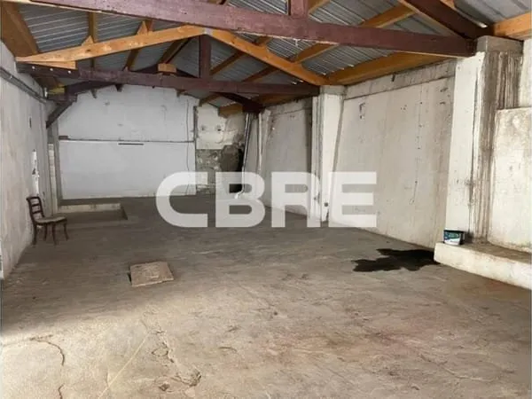 Local d'activité 529 m²