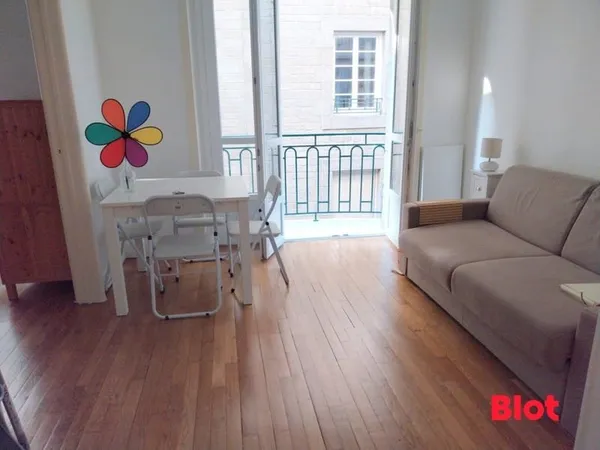 A VENDRE en exclusivité chez Blot Beau T2 avec balcon au coeur de la cité corsaire à St Malo