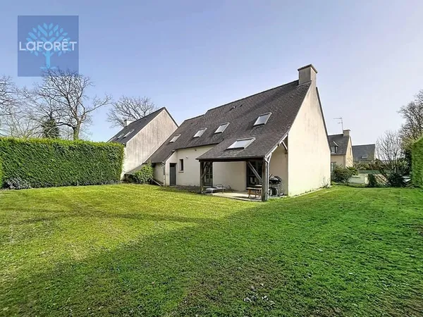 Maison à Saint Erblon 8 pièce(s) 122 m2