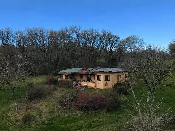 Maison à vendre à Limeuil - Cadre exceptionnel, plus de 5 ha de terrain