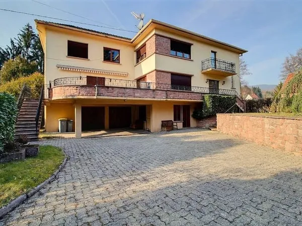 Maison 9 pièces 253 m²