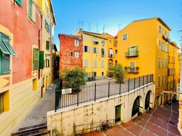 À Vendre - Charmant 2 Pièces Lumineux au Coeur du Vieux Nice