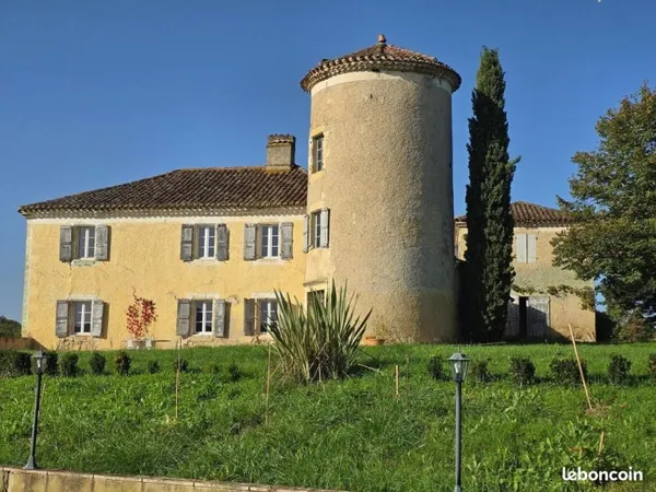Maison 8 pièces 290 m²