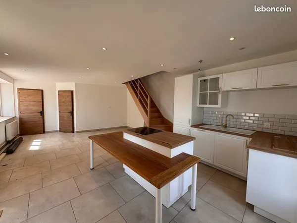 Logement meublé entièrement rénové