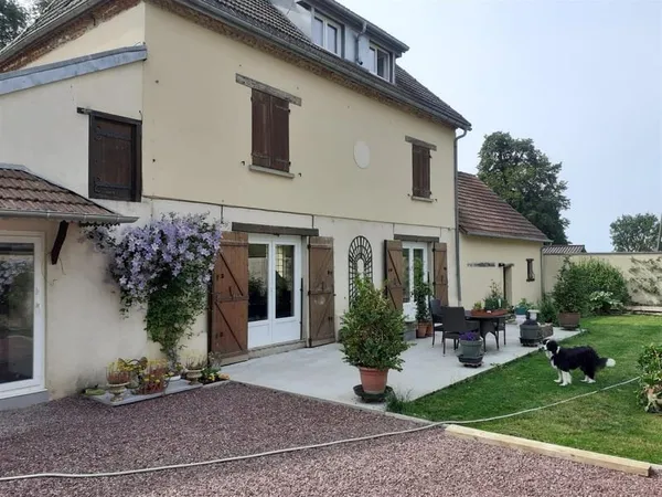 Maison isolée sans voisins